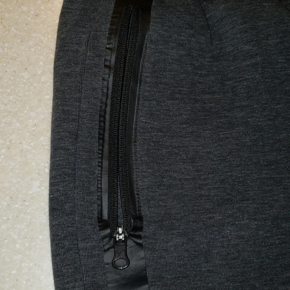 American eagle dark Heather gray jogger - Picture 3 of 5